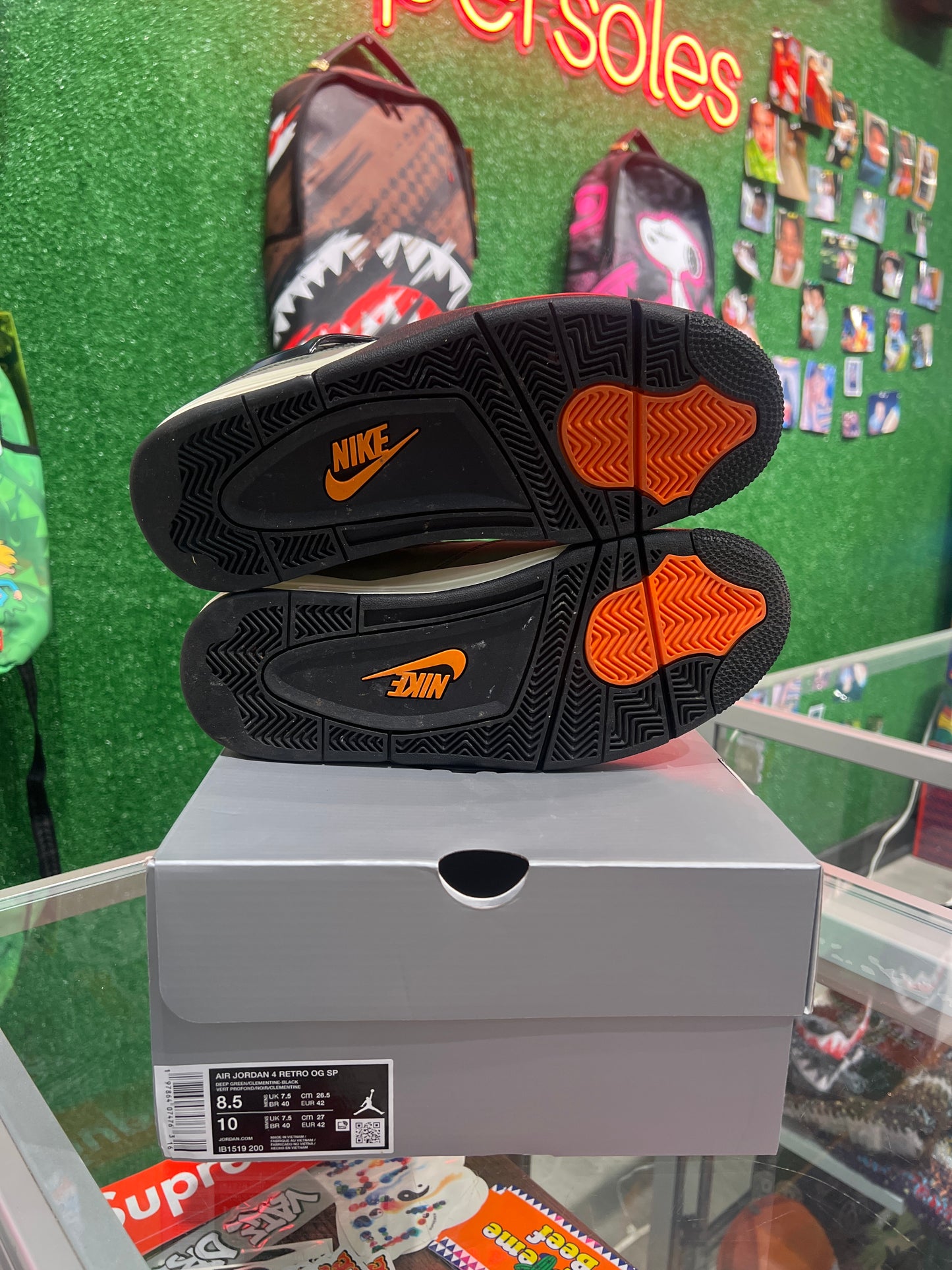 Air Jordan 4 Undefeated (USED)