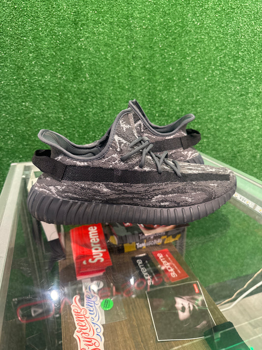 Yeezy 350 Dark Salt(USED)