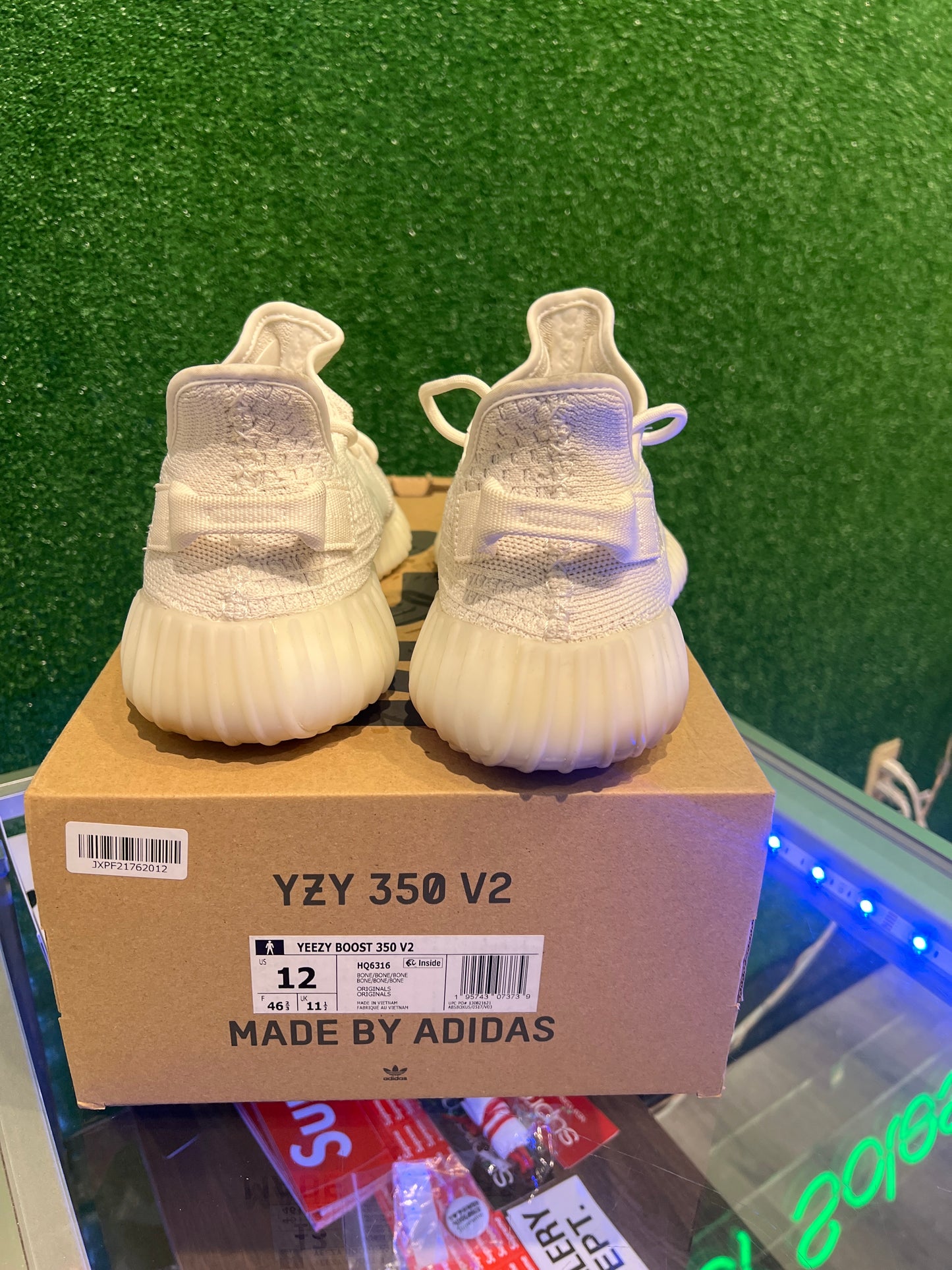 Yeezy Boost 350 V2 Bone (USED)