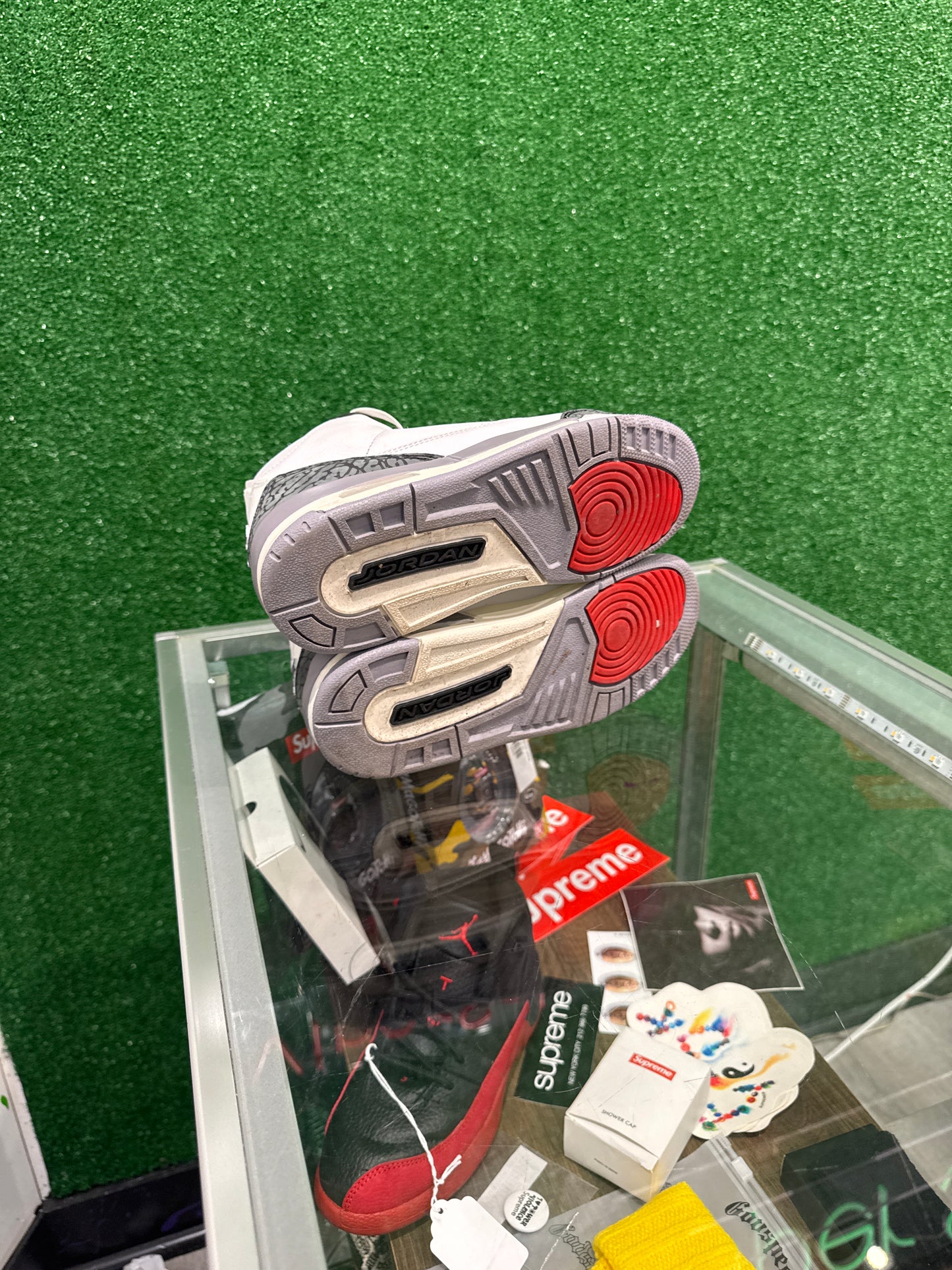 Air Jordan 3 cement grey (USED)