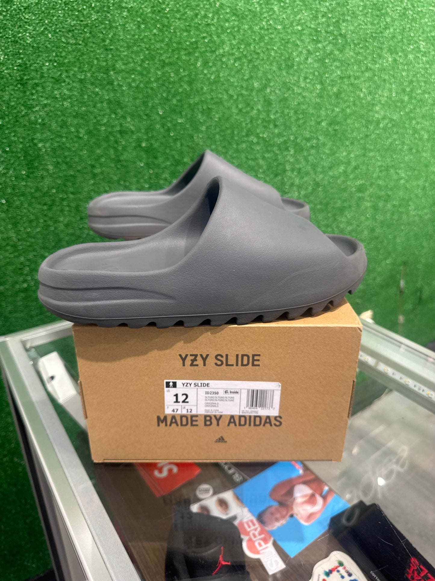 Yeezy Slide Slate Grey (USED)