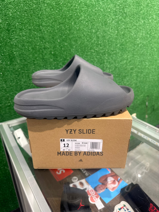 Yeezy Slide Slate Grey (USED)