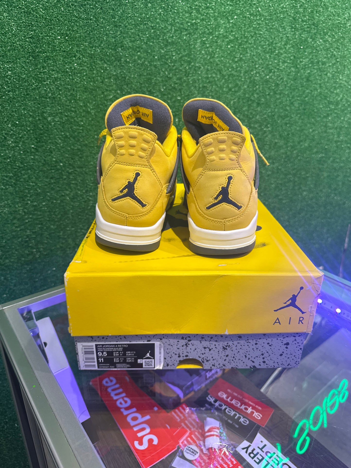 Air Jordan 4 Lightning (USED)