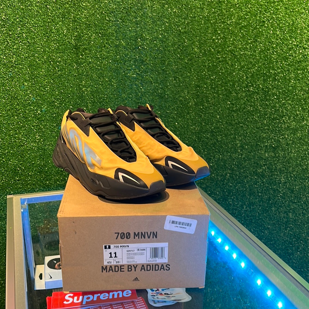 Yeezy 700 MNVN Honey Flux (USED)