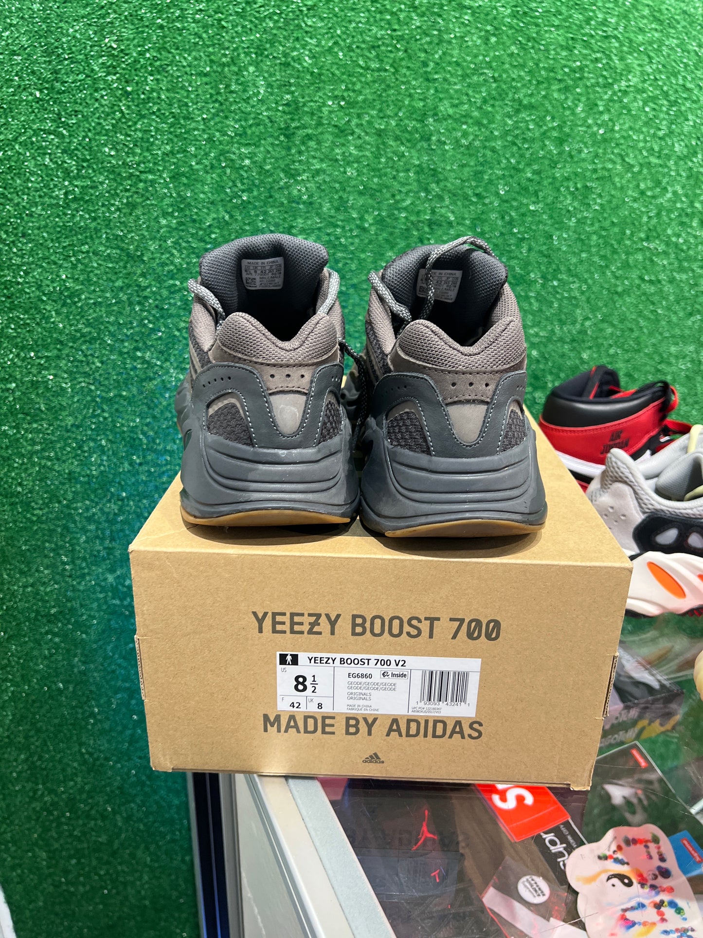 Yeezy 700 V2 Geode (USED)