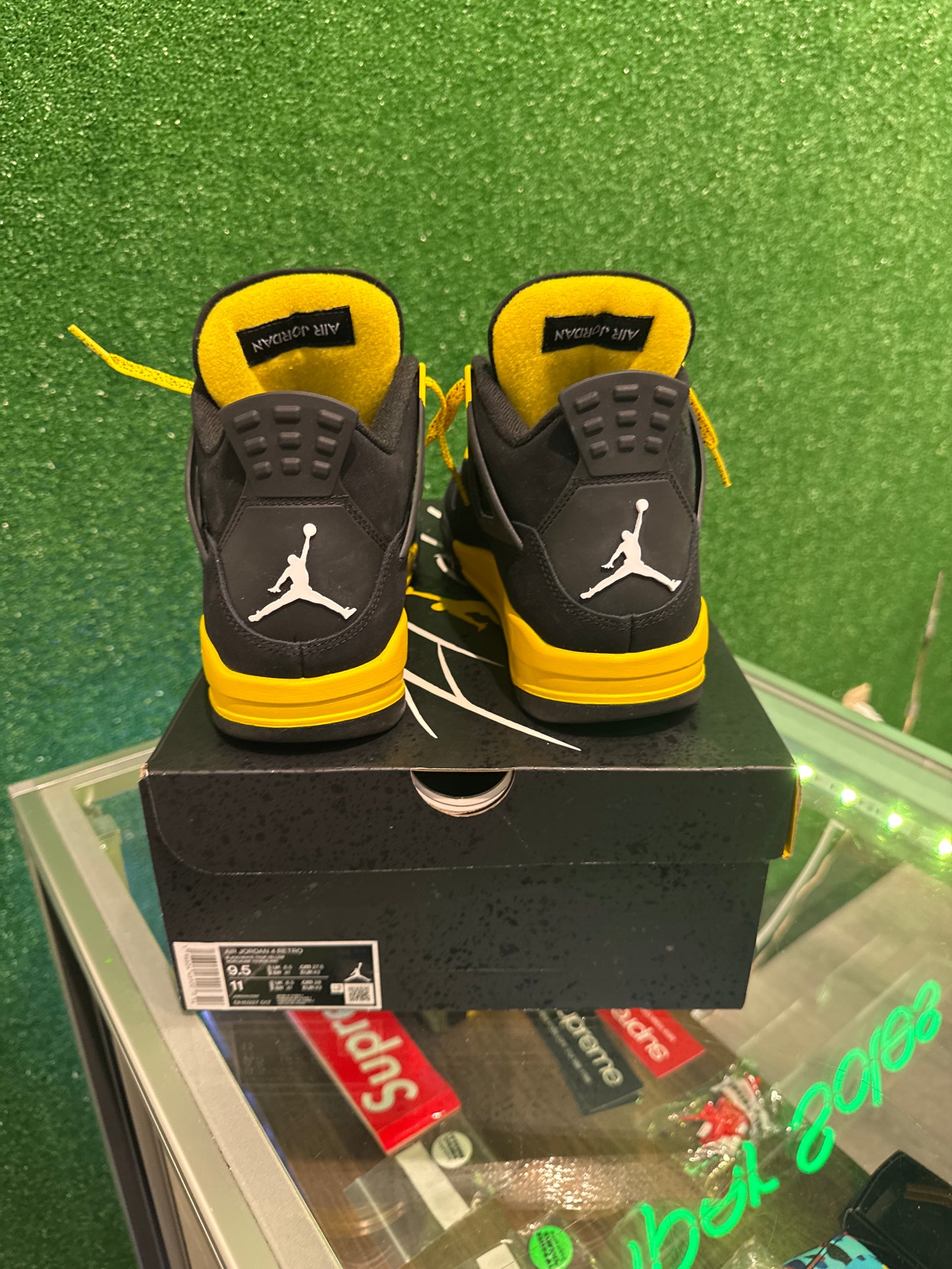 Air Jordan 4 Thunder (2023) (USED)