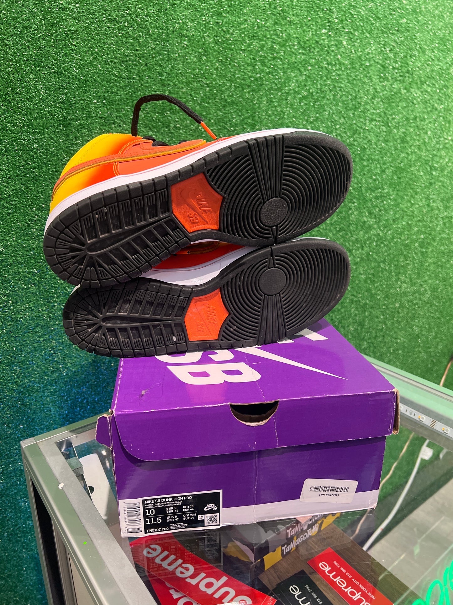 Nike sb dunk high candy corn (USED)