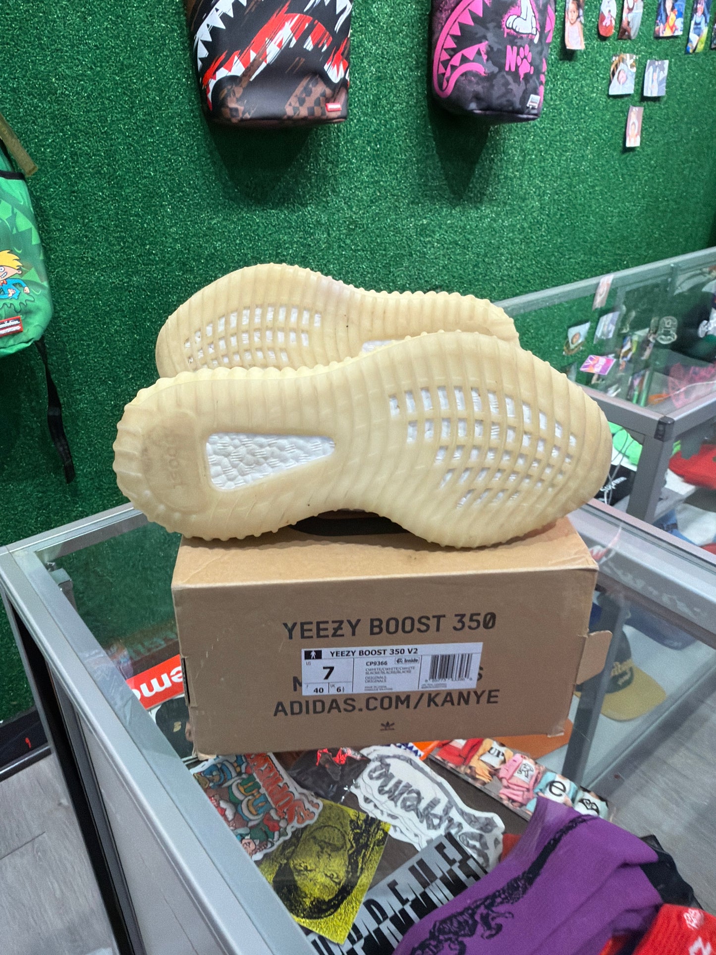 Yeezy 350 Cream (USED)