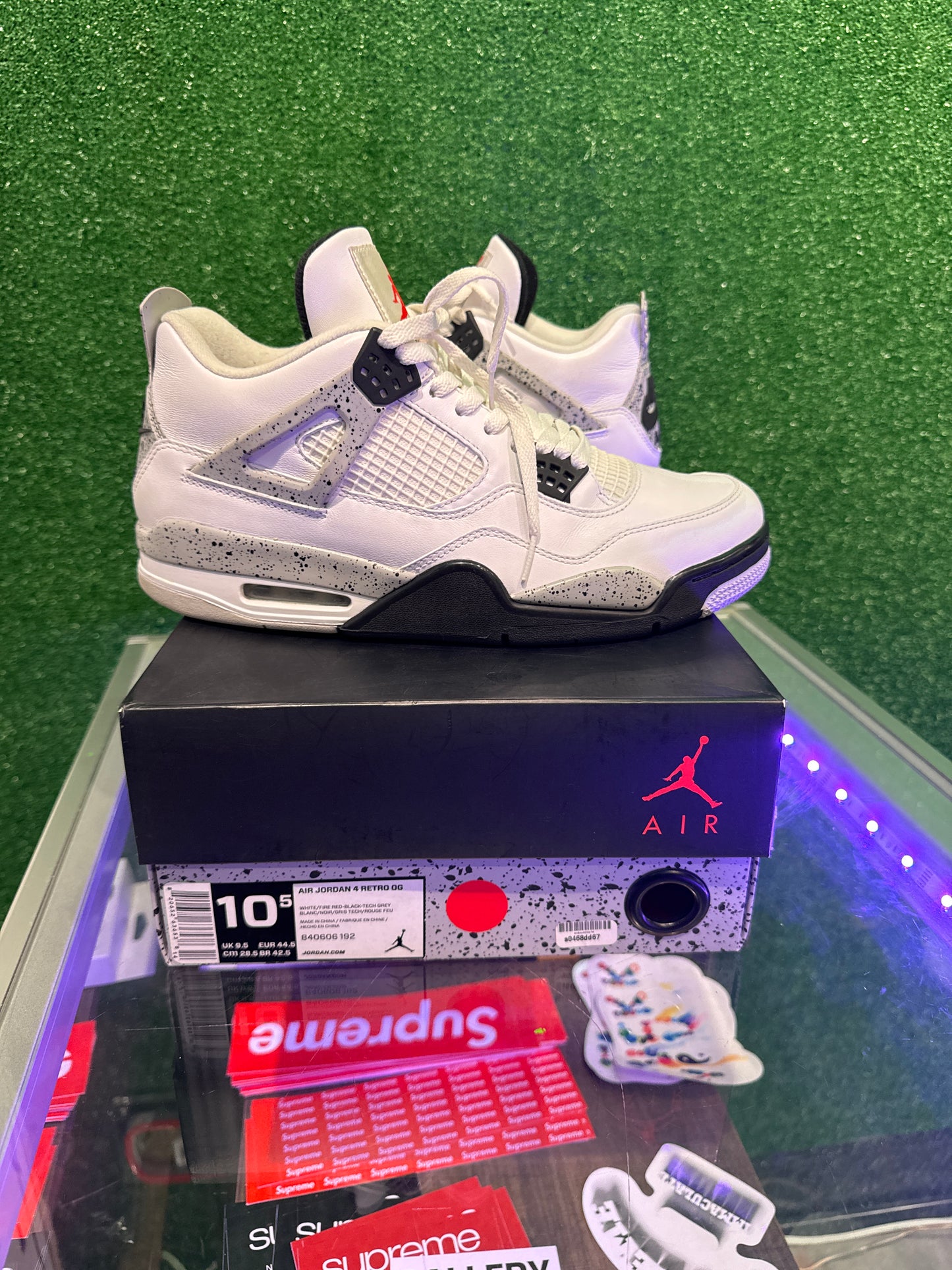 Air Jordan 4 white cement (USED)