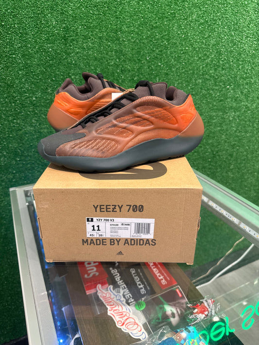 Yeezy 700v3 Copper Fade (USED)