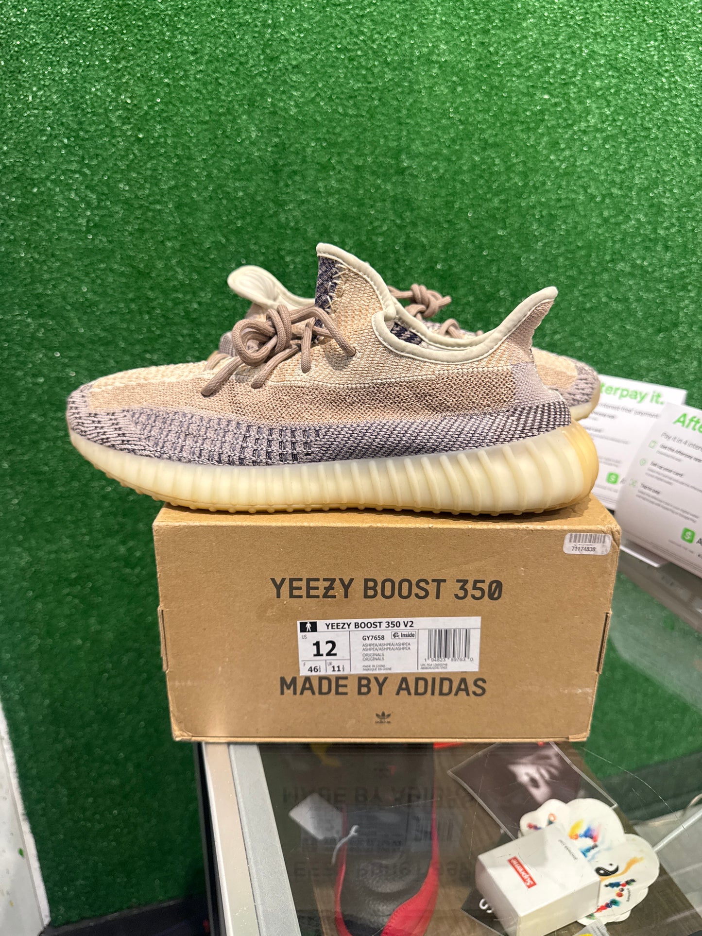 Yeezy 350 ash pearl (USED)