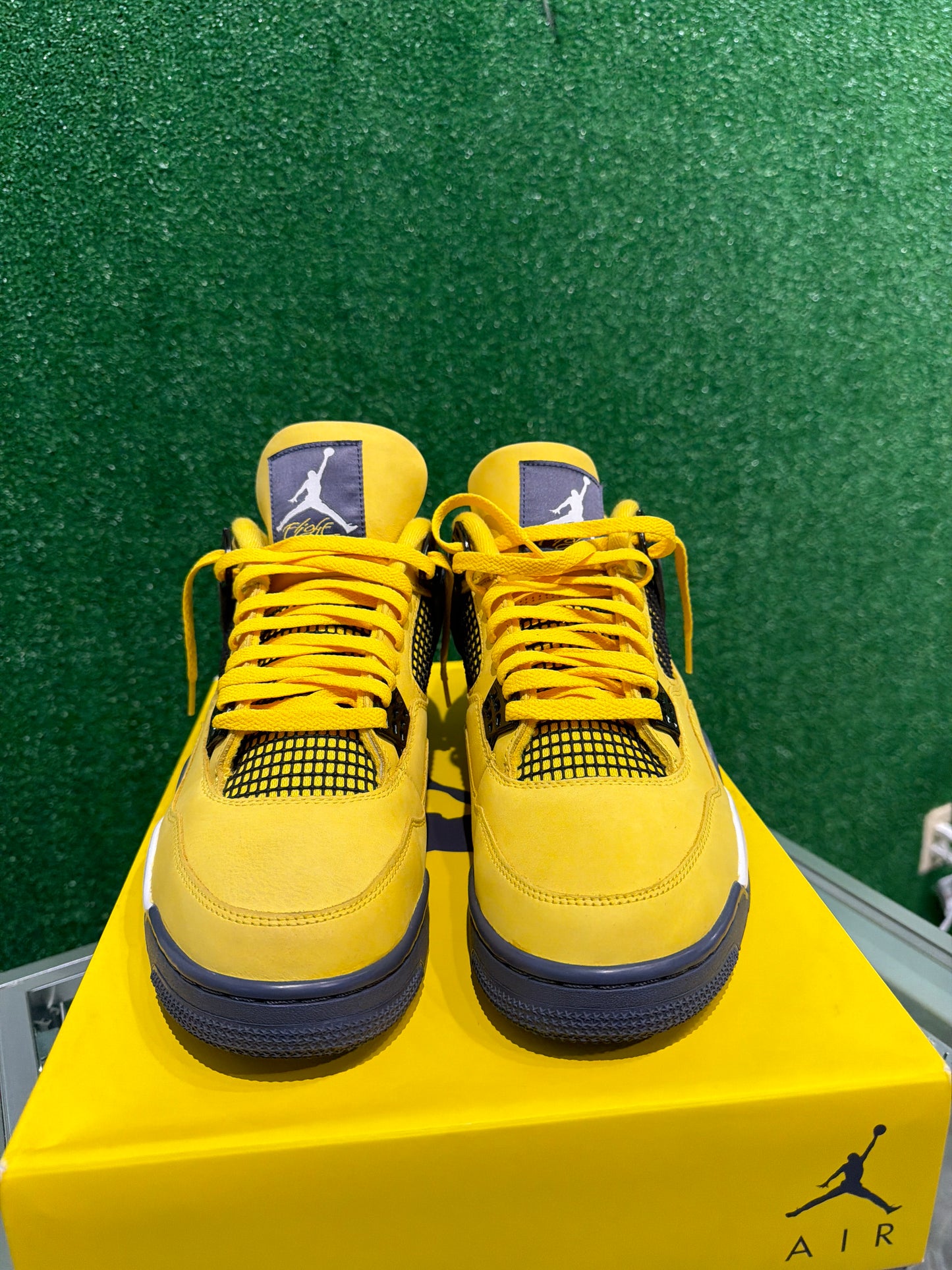 Air Jordan 4 Lightning (USED)