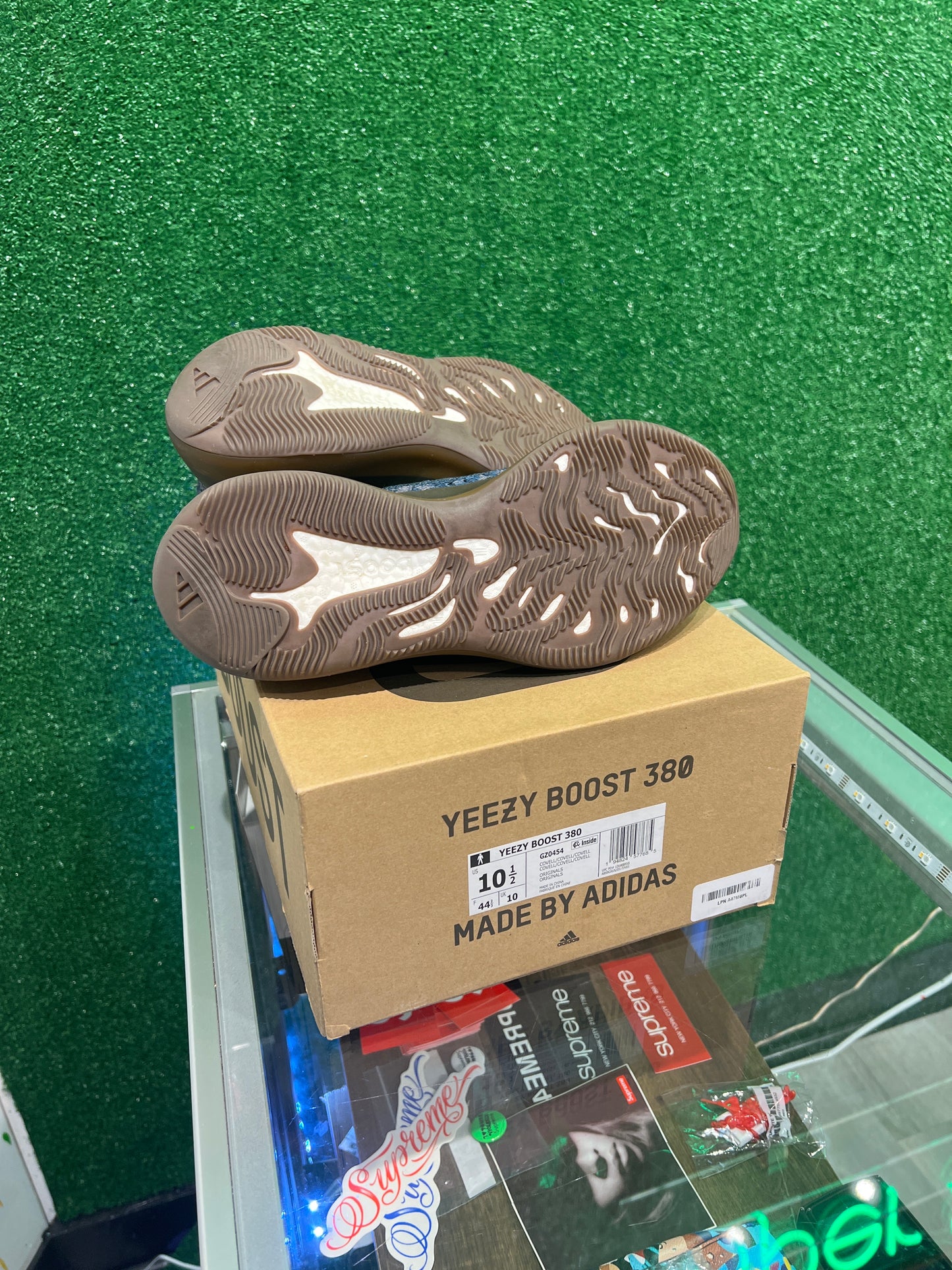 Yeezy 380 covellite (USED)