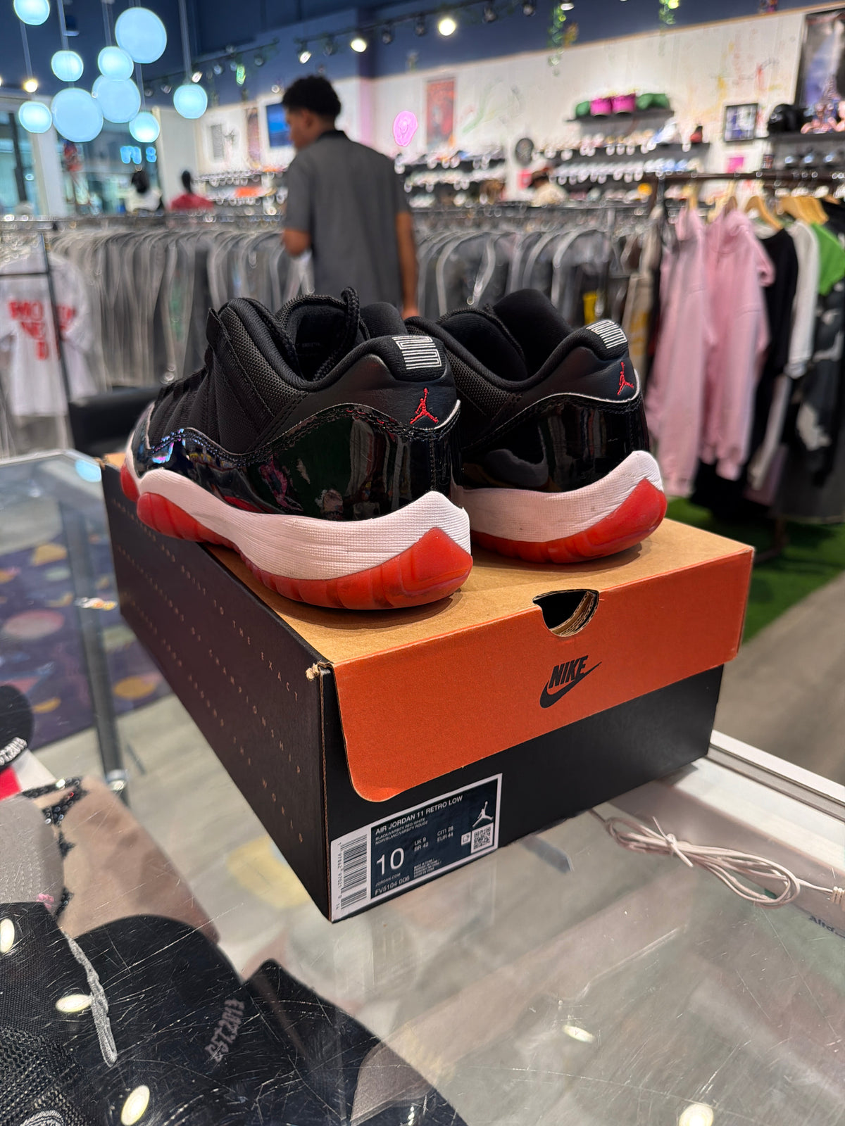 Air Jordan 11 low bred (USED)