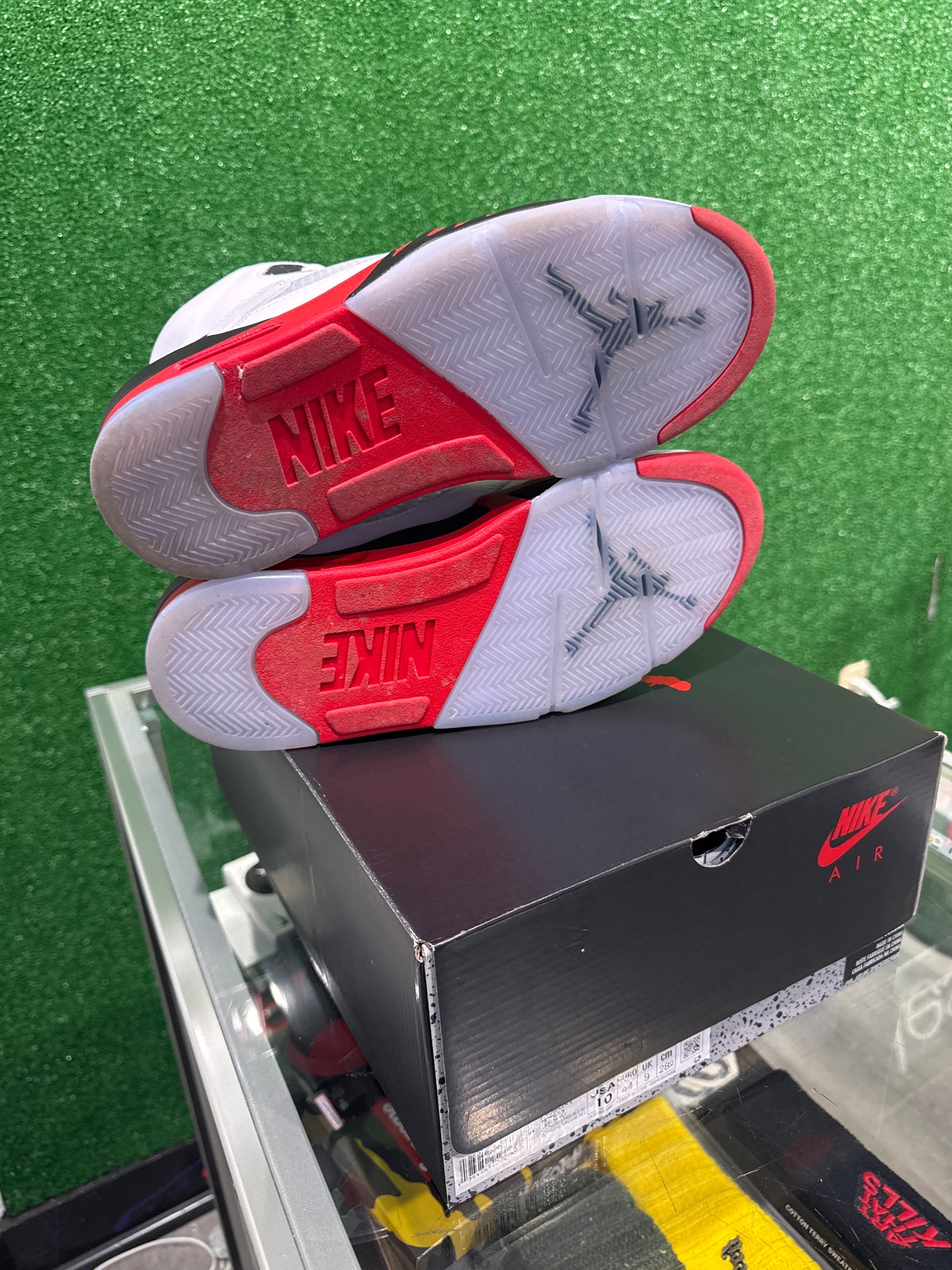 Air Jordan Fire red 5 2025 (USED)