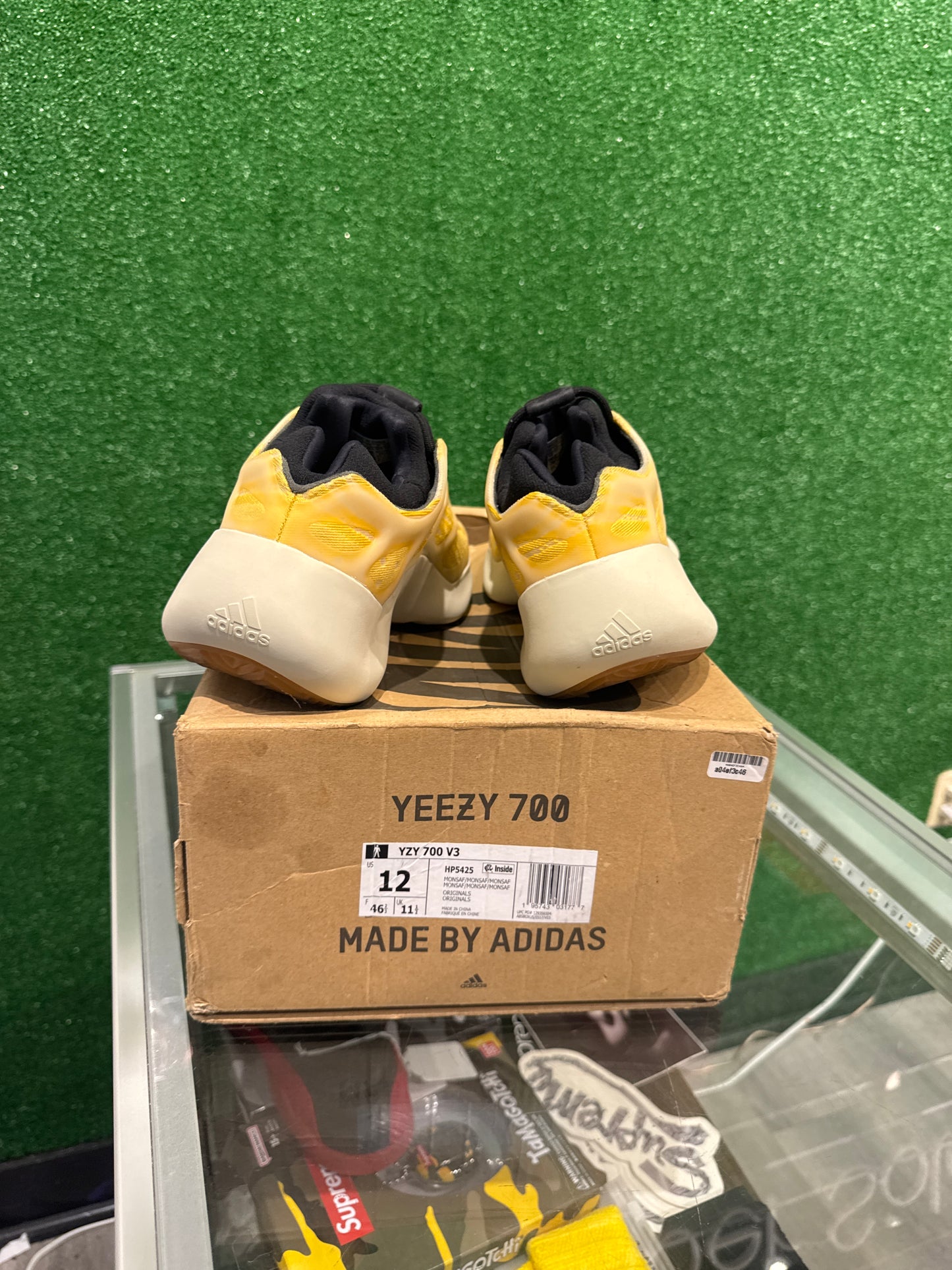 Yeezy 700 V3  mono Safflower (USED)