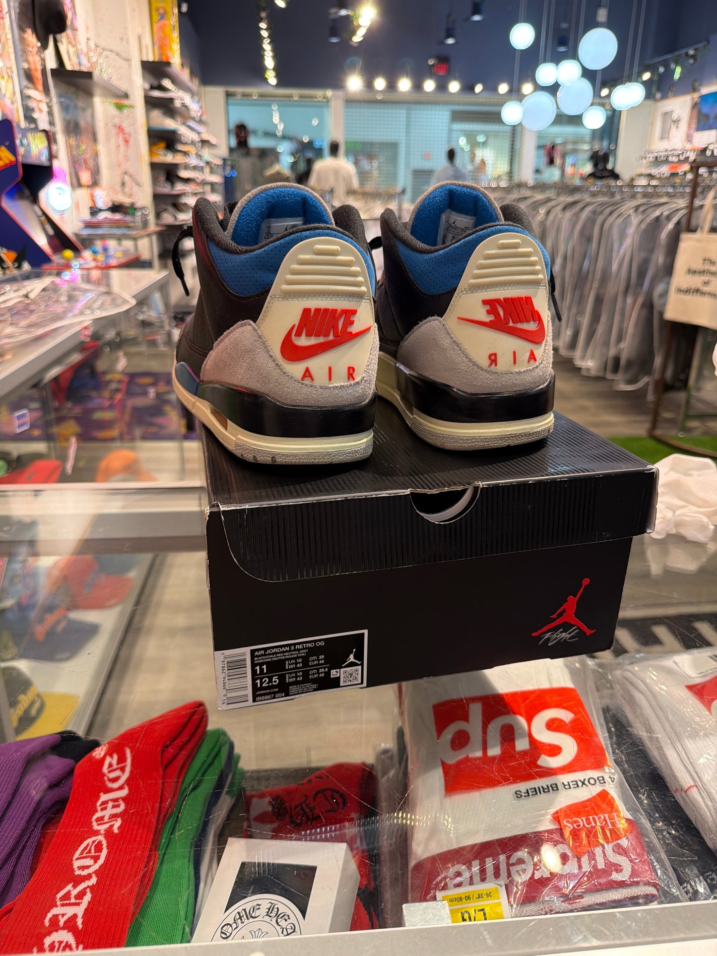 Air Jordan 3 Rare Air (USED) .
