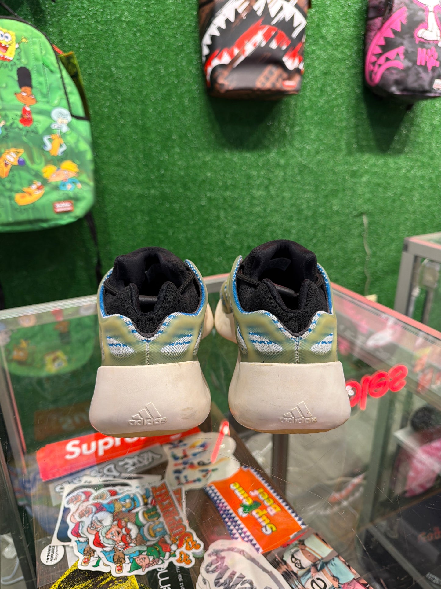 Yeezy 700 V3 Azareth (USED)