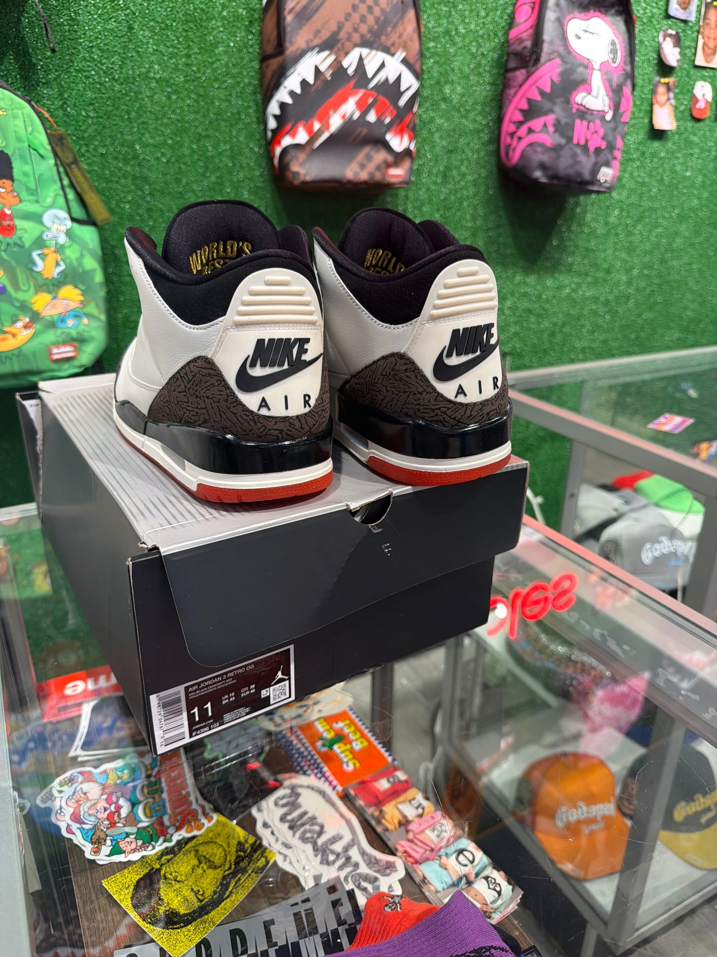 Air Jordan 3 Worlds Best Dad (USED)