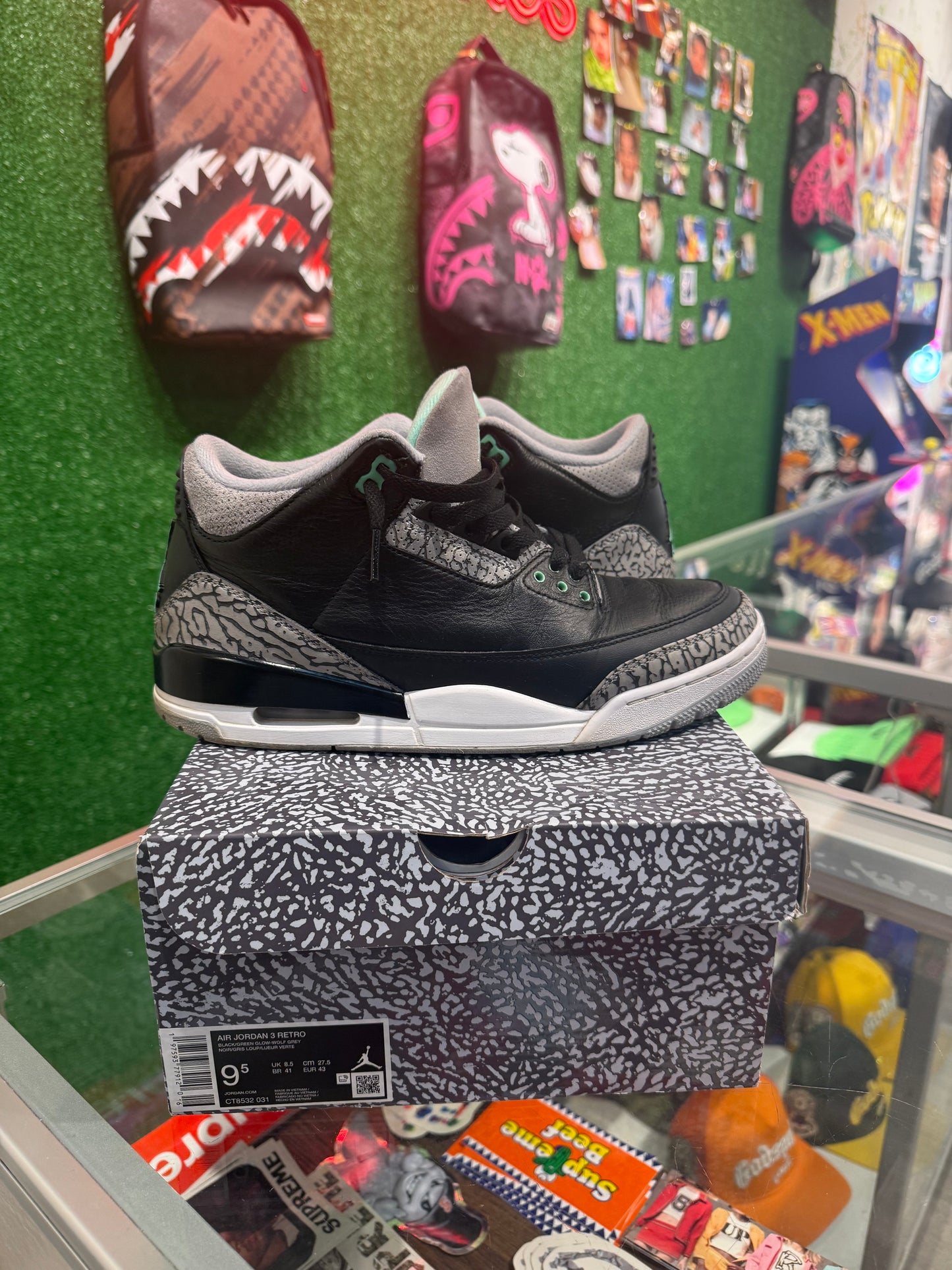 Air Jordan 3 green glow (USED)
