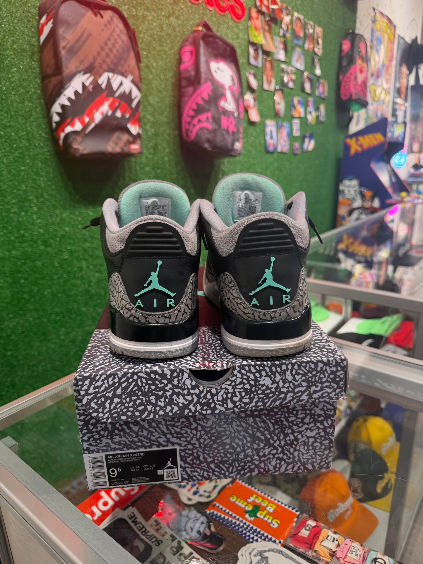 Air Jordan 3 green glow (USED)