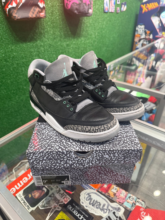 Air Jordan 3 green glow (USED)