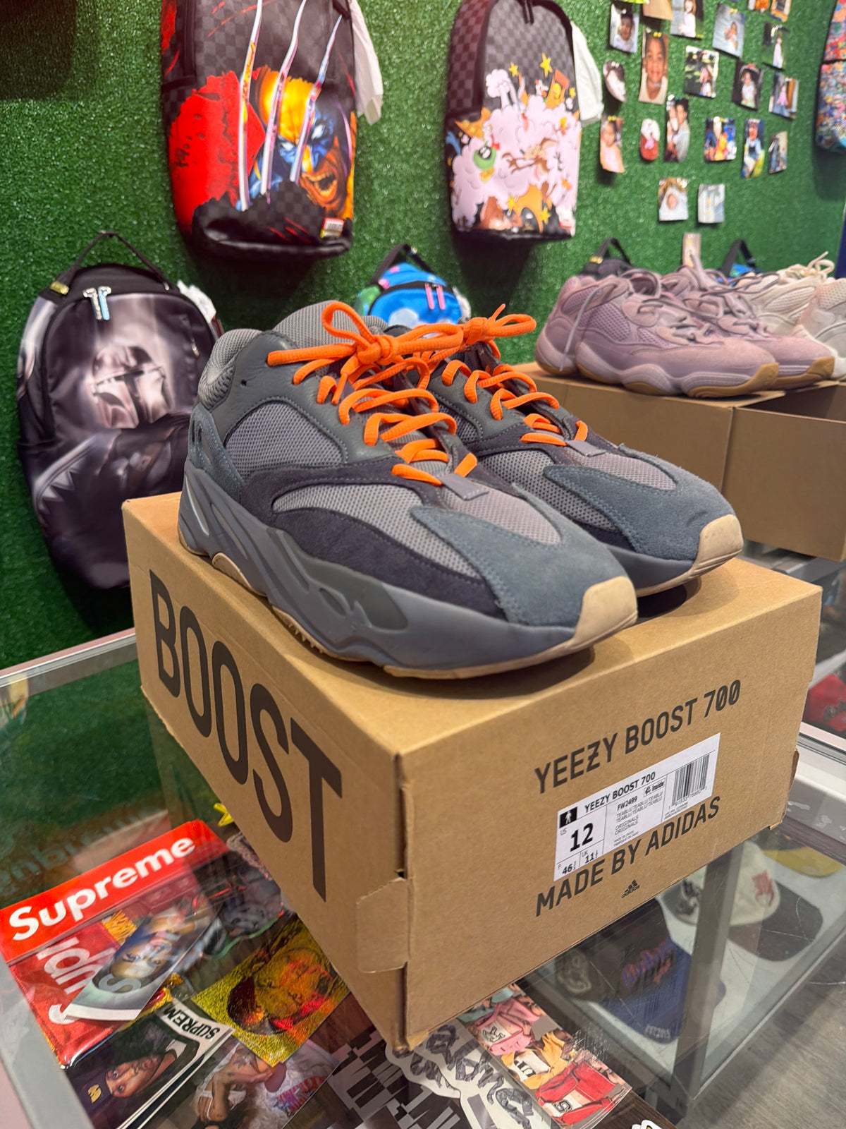Yeezy 700 teal blue (USED)