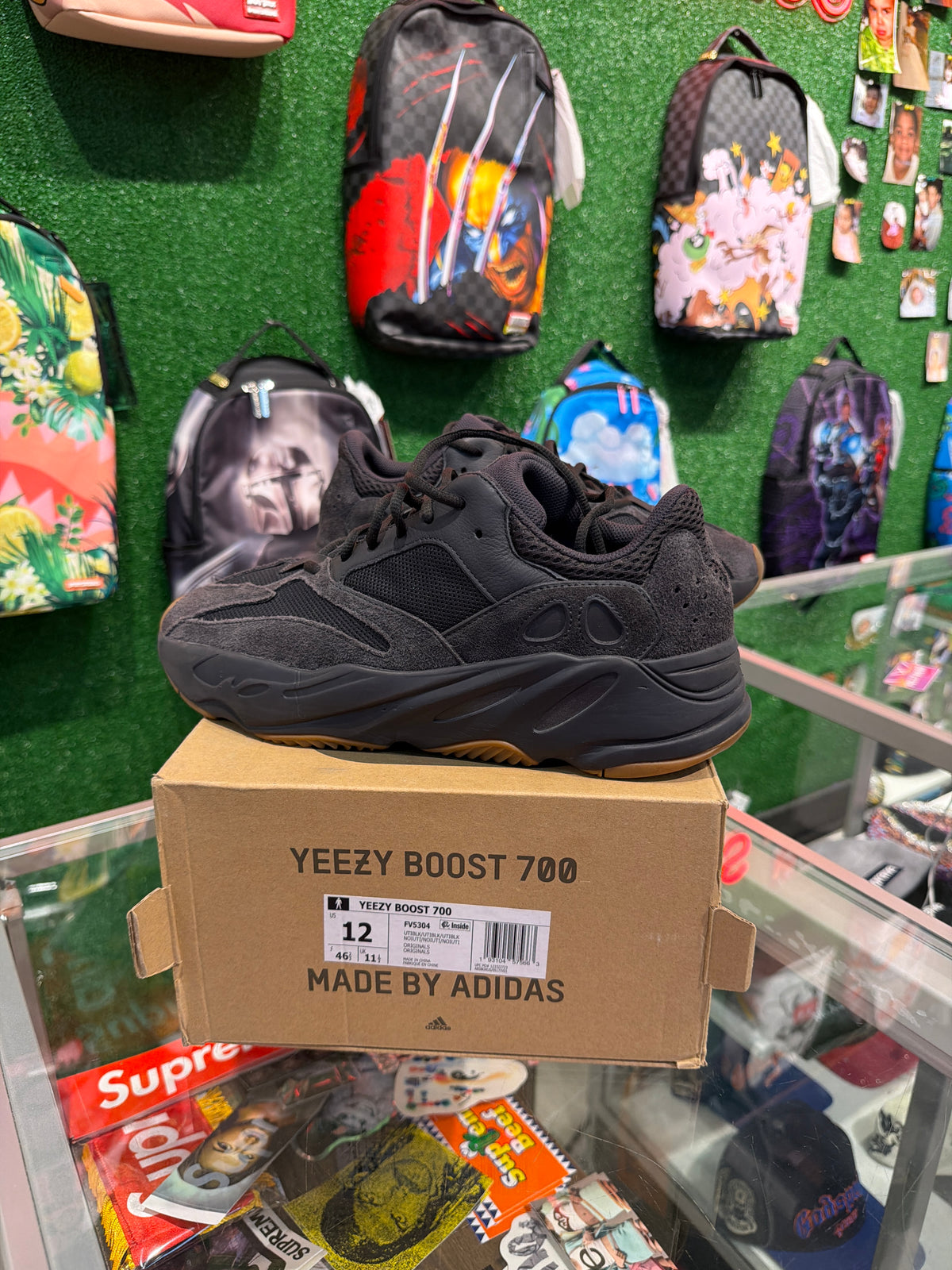 Yeezy 700 Utility Black (USED)