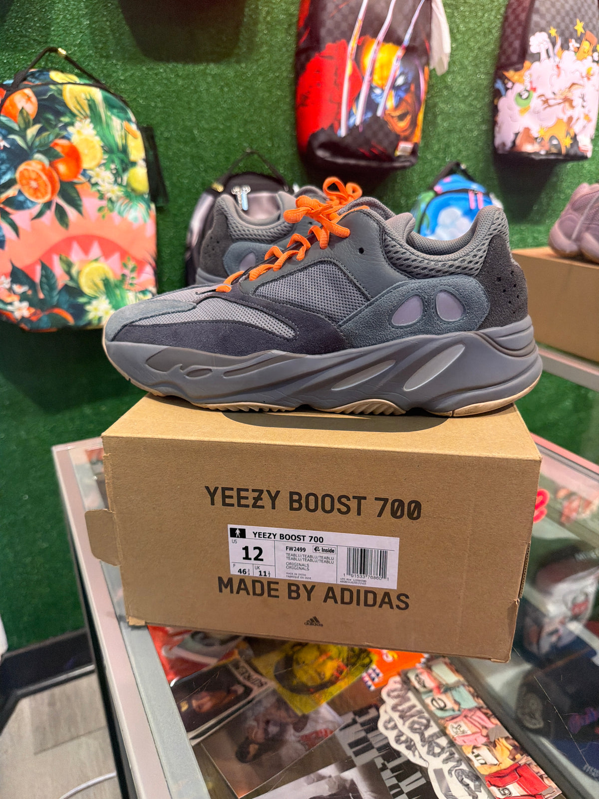 Yeezy 700 teal blue (USED)