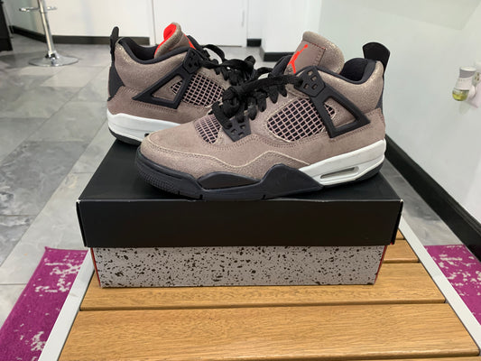 Air Jordan 4 Taupe (USED)